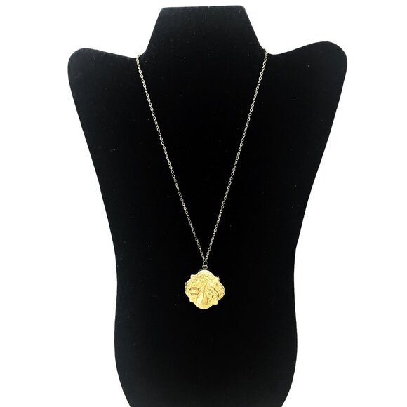 Vintage Hexagonal Ornate Floral Embossed Brass Locket Choker Necklace - Picture 15 of 16